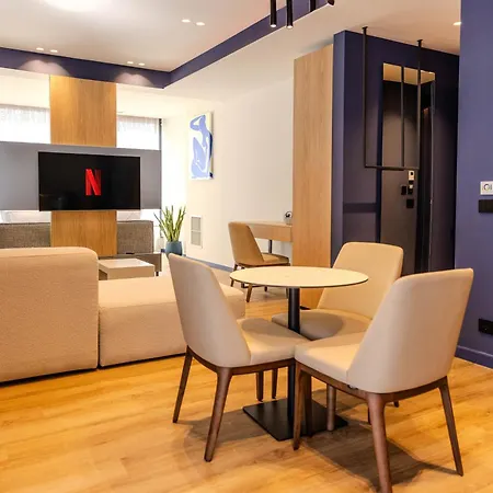 Si Ξενοδοχείο με διαμερίσματα 4*