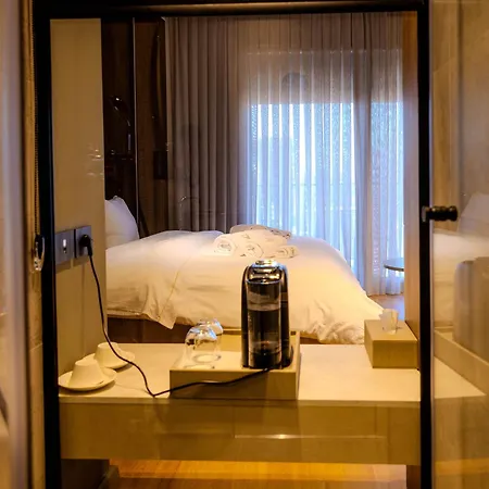 Si טיראנה