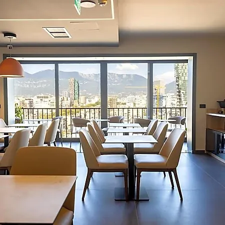 Aparthotel Si Tirana