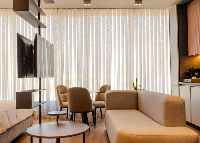 Si Aparthotel 4*
